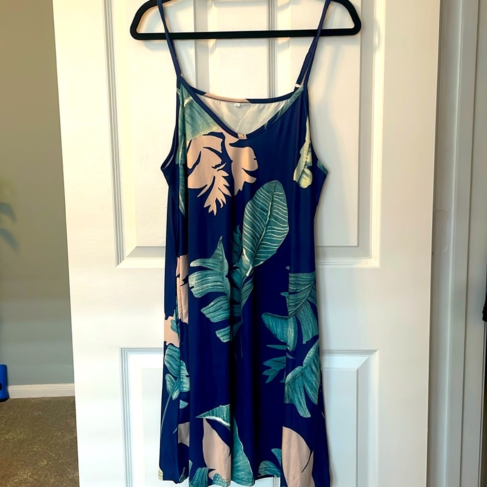 Beufri Women’s floral spaghetti strap dress - casual summer dress. New!